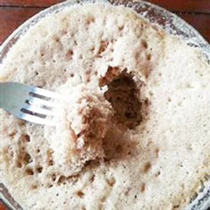 Fluffiger Quinoa Mikrowellenkuchen